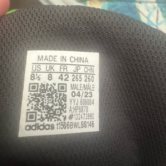 Athletic_Shoes